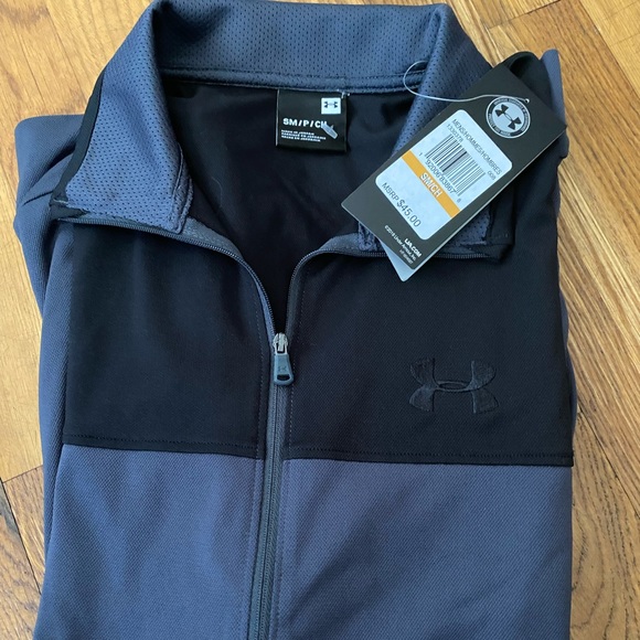 NWT! Under Armor Small Men’s Zip up! - Picture 3 of 4